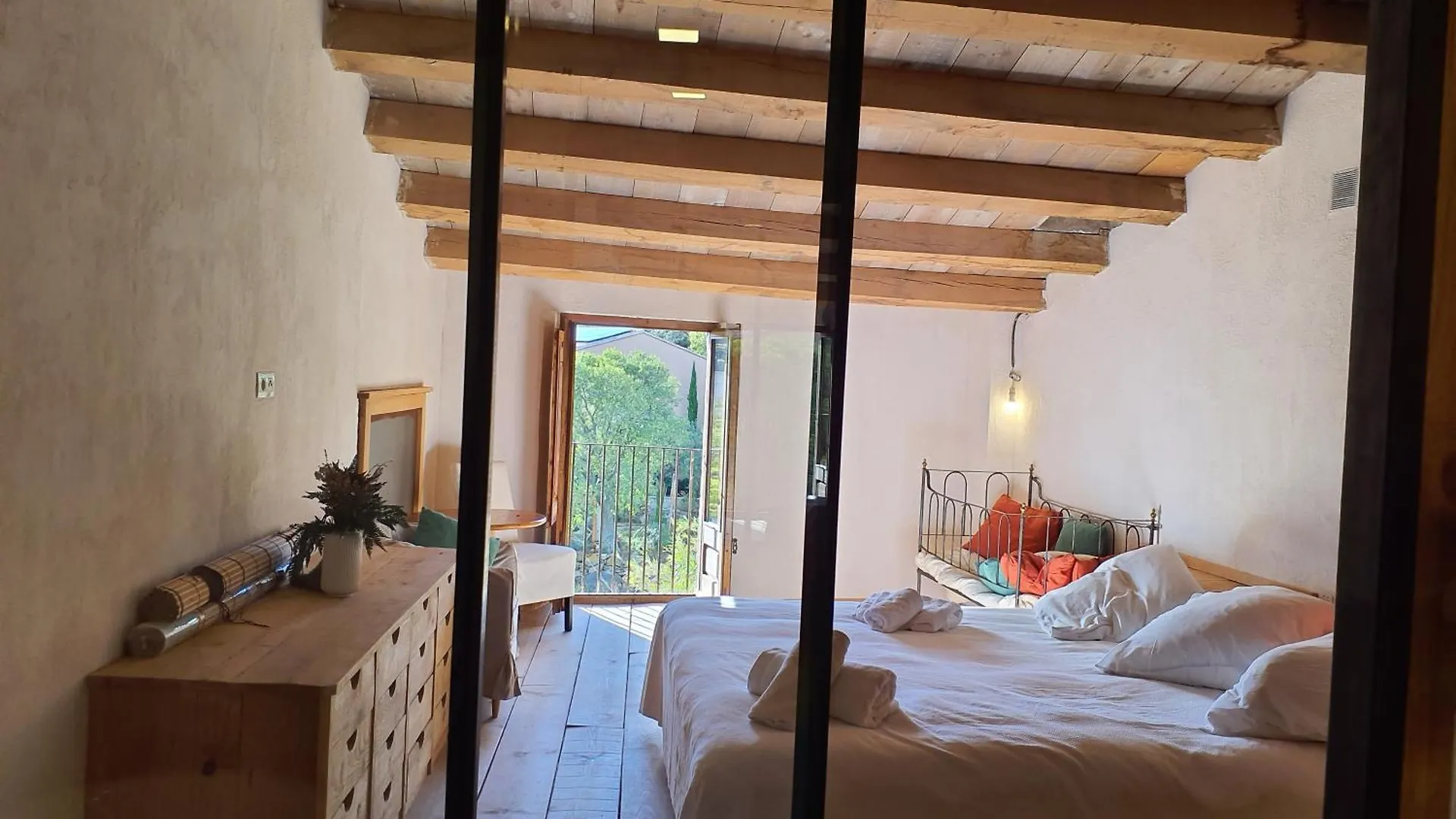 Holiday home Casa Rural De Ensueno En Cantallops Con 9 Habitaciones Dobles Con Banos Privados Y Piscina De 20M X 2,70M