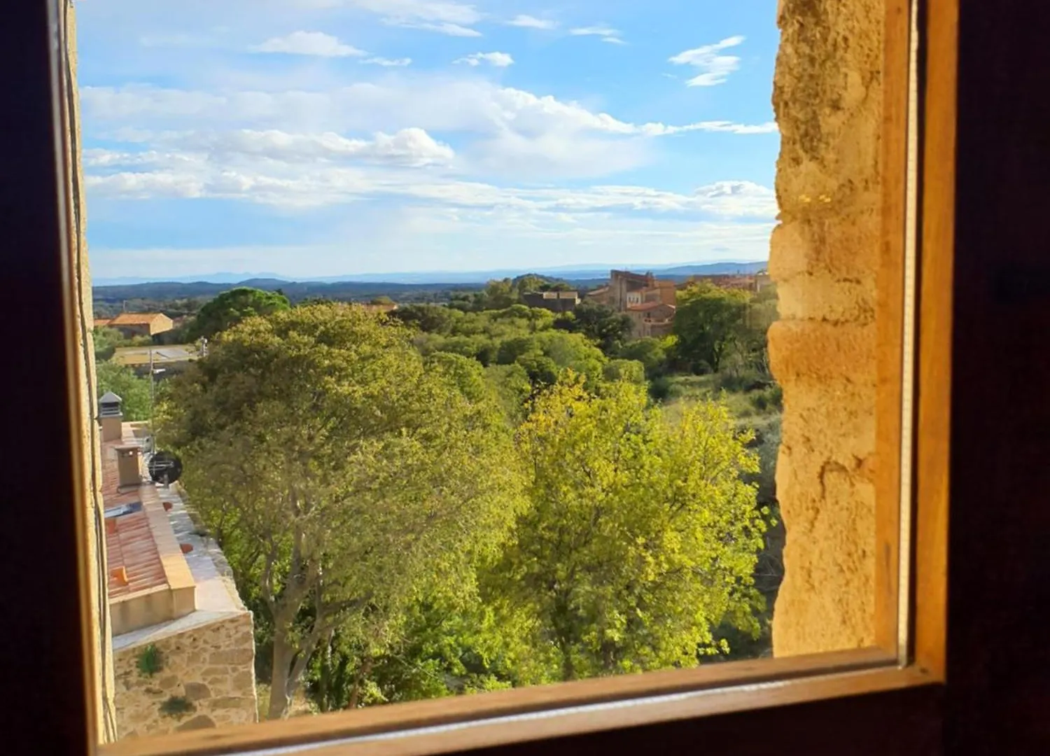 Casa Rural De Ensueno En Cantallops Con 9 Habitaciones Dobles Con Banos Privados Y Piscina De 20M X 2,70M 0*,