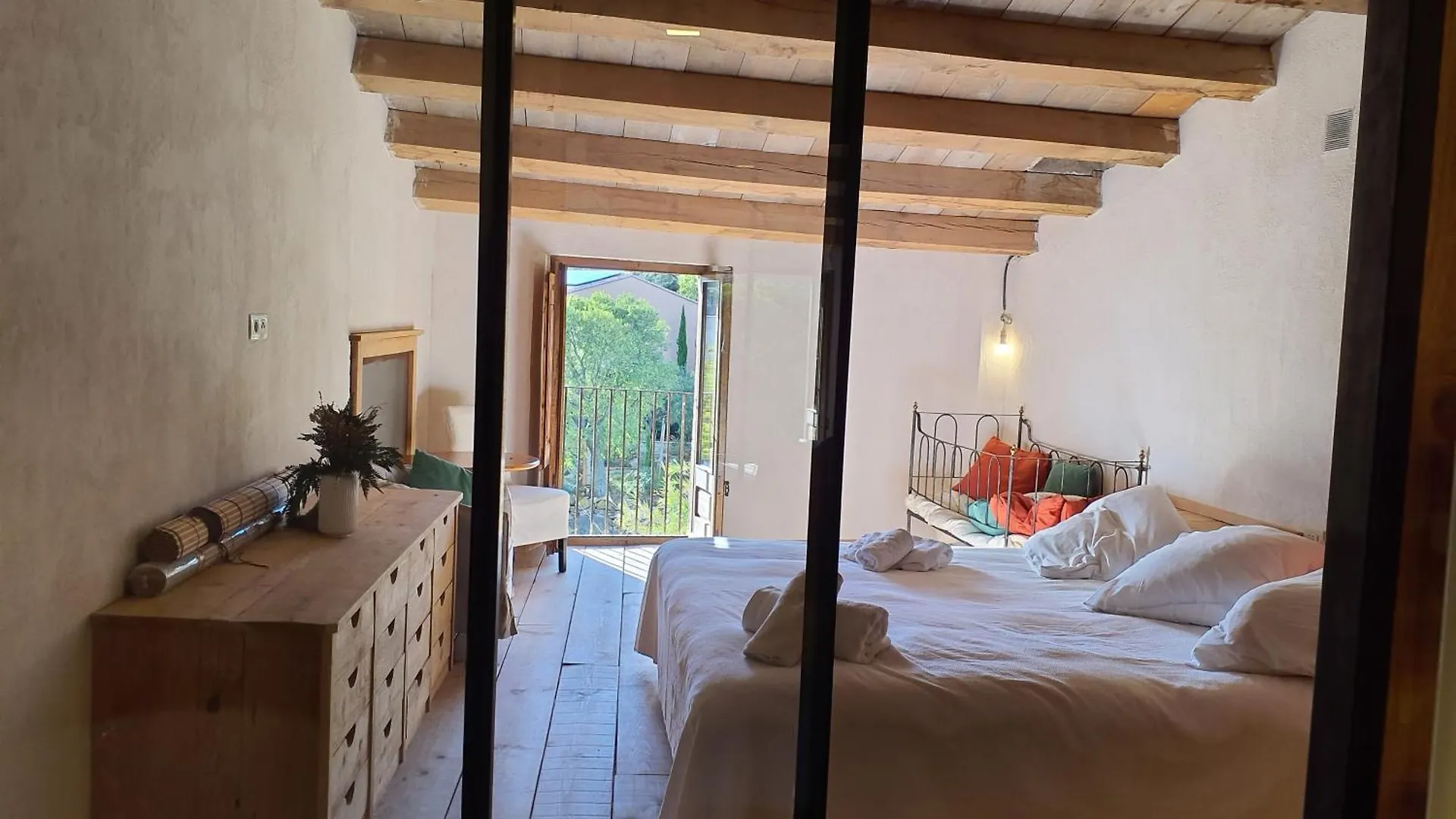 Holiday home Casa Rural De Ensueno En Cantallops Con 9 Habitaciones Dobles Con Banos Privados Y Piscina De 20M X 2,70M