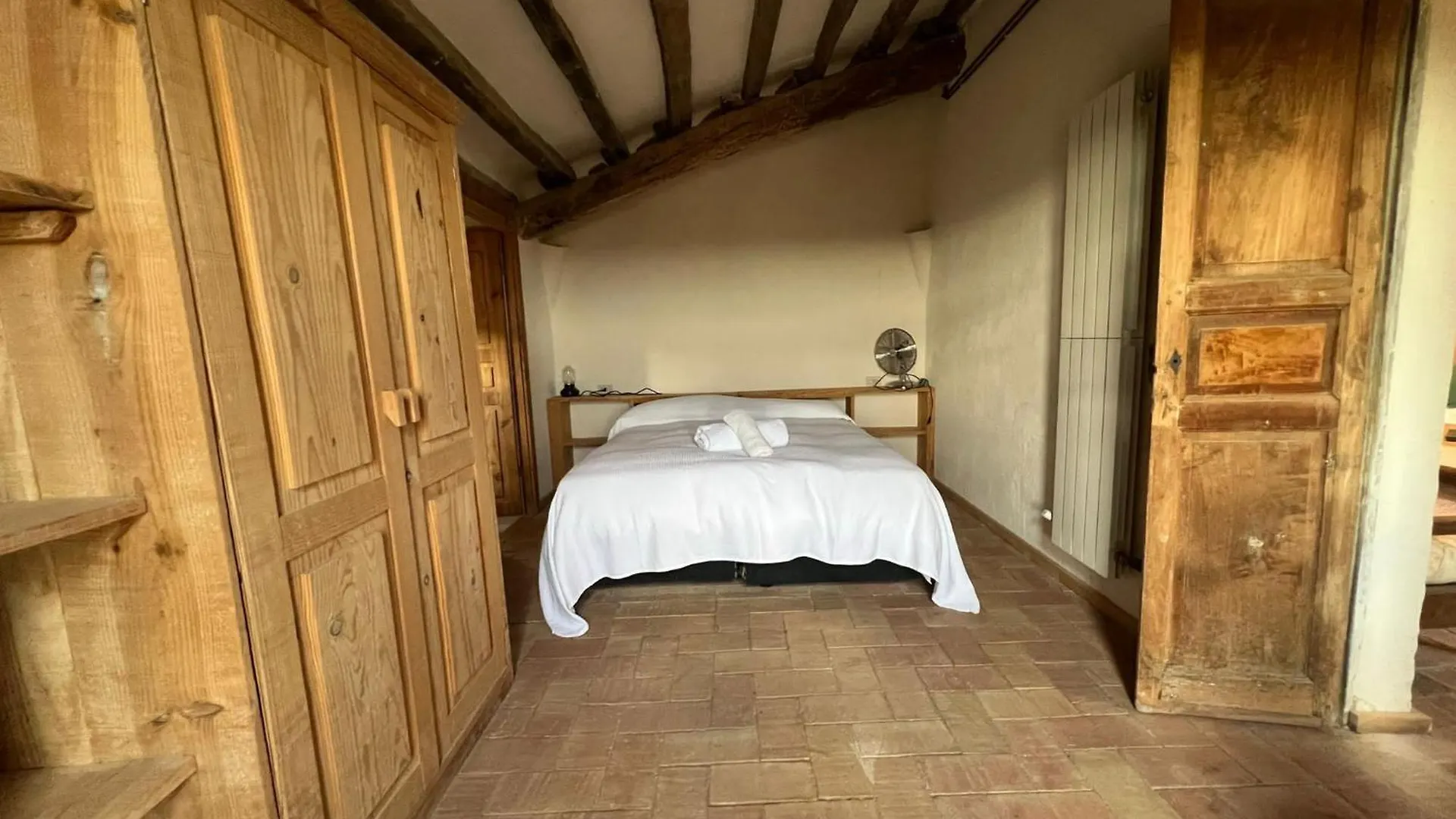 Holiday home Casa Rural De Ensueno En Cantallops Con 9 Habitaciones Dobles Con Banos Privados Y Piscina De 20M X 2,70M