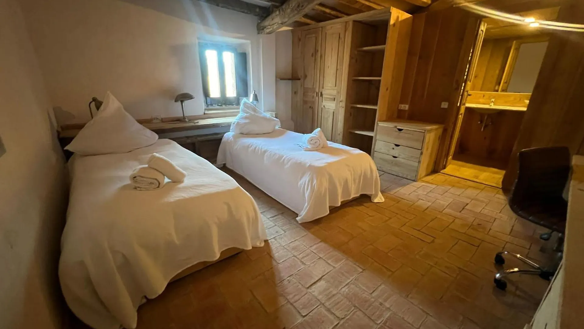 Holiday home Casa Rural De Ensueno En Cantallops Con 9 Habitaciones Dobles Con Banos Privados Y Piscina De 20M X 2,70M