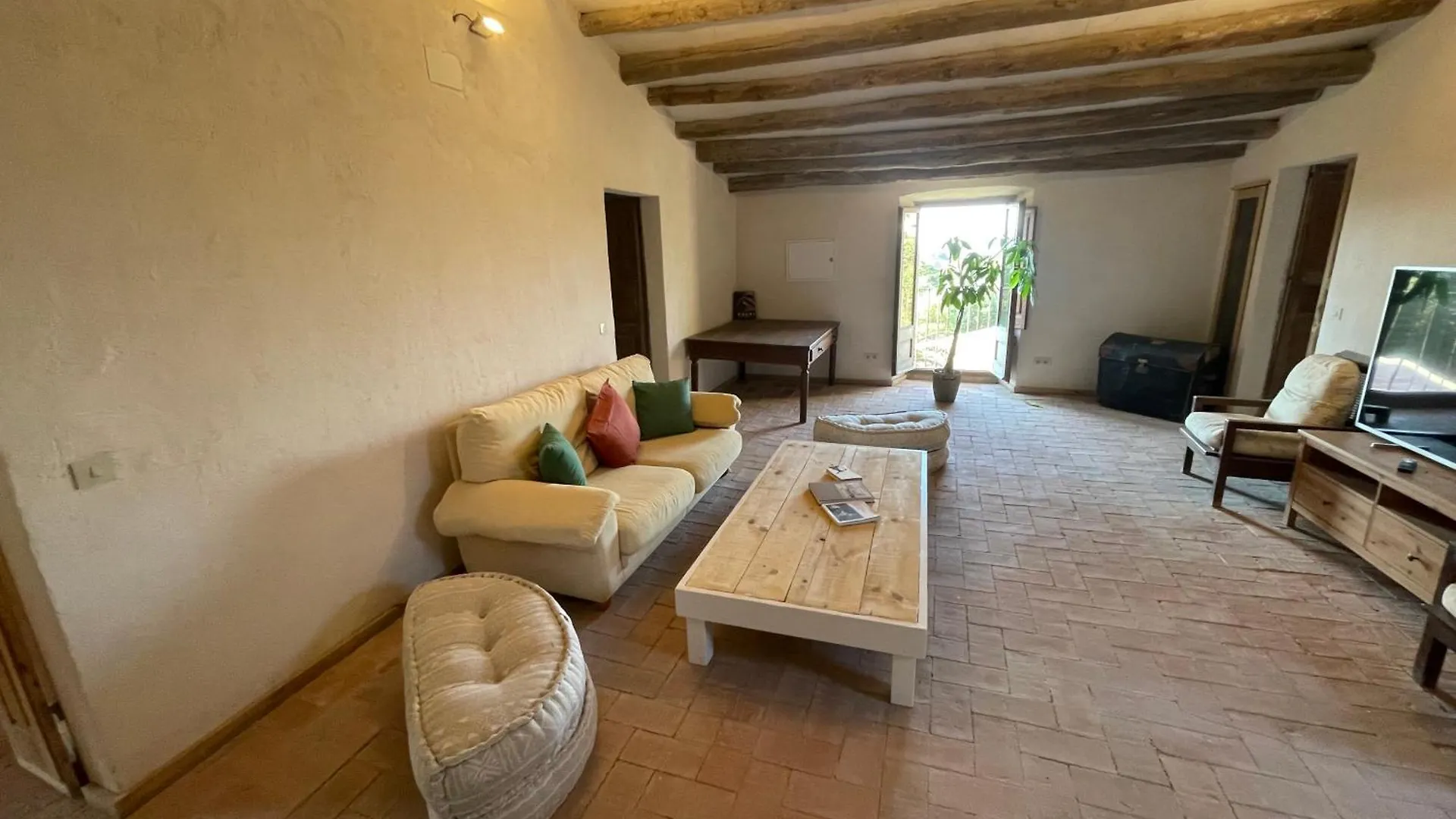 Casa Rural De Ensueno En Cantallops Con 9 Habitaciones Dobles Con Banos Privados Y Piscina De 20M X 2,70M Spain