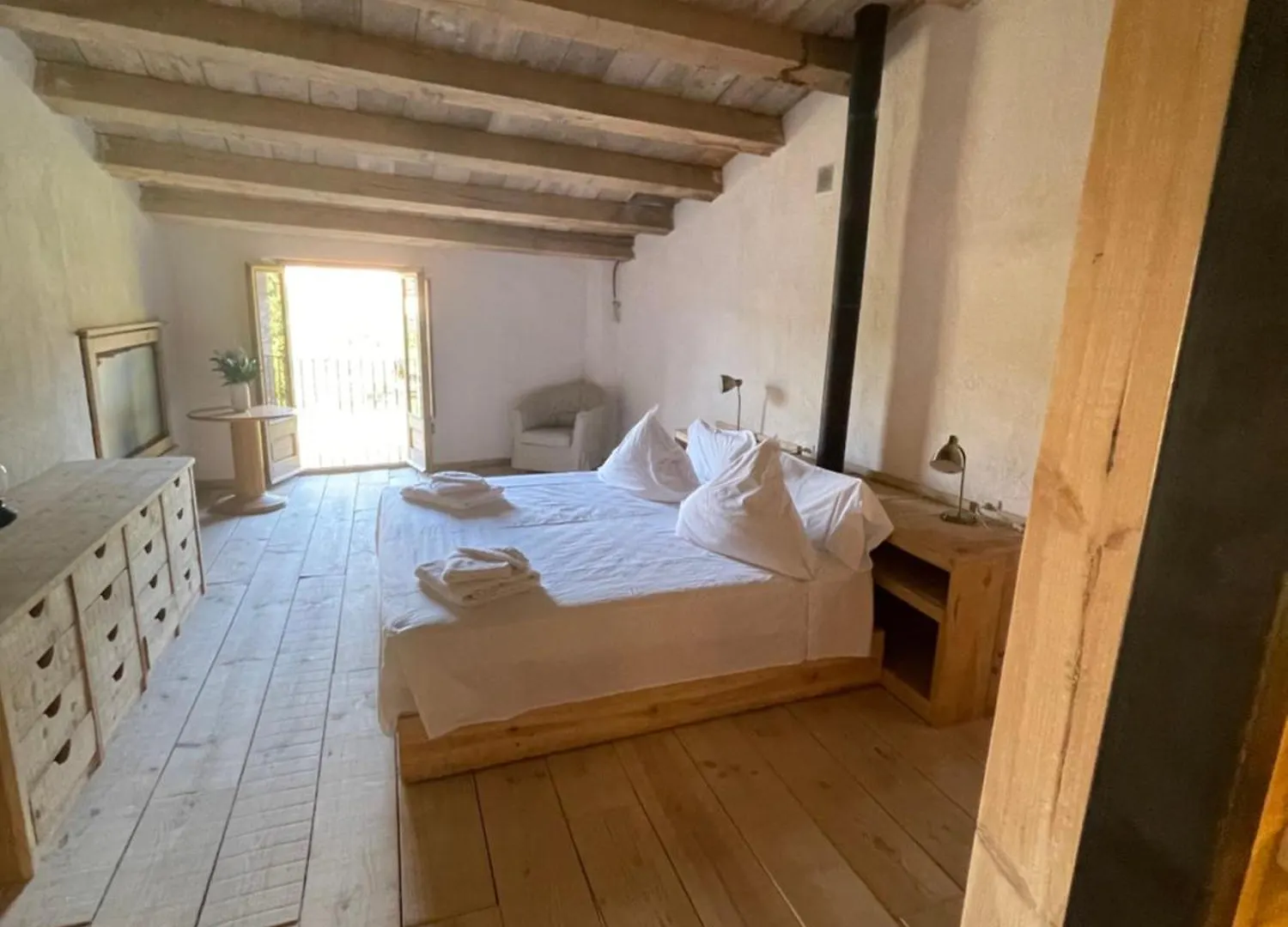Holiday home Casa Rural De Ensueno En Cantallops Con 9 Habitaciones Dobles Con Banos Privados Y Piscina De 20M X 2,70M