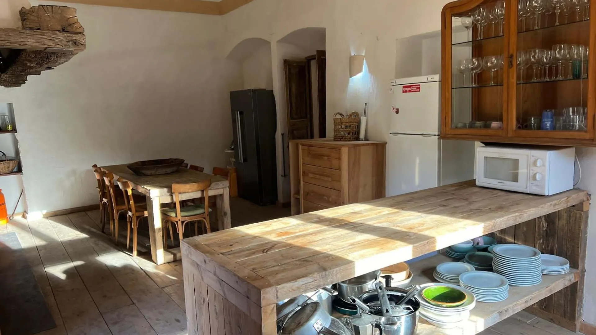 Casa Rural De Ensueno En Cantallops Con 9 Habitaciones Dobles Con Banos Privados Y Piscina De 20M X 2,70M Holiday home