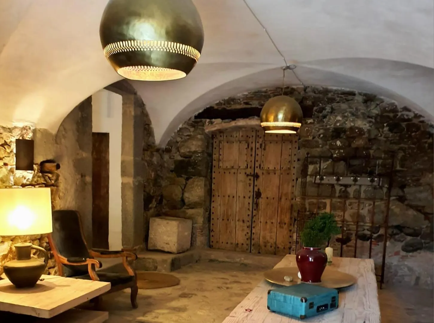 Casa Rural De Ensueno En Cantallops Con 9 Habitaciones Dobles Con Banos Privados Y Piscina De 20M X 2,70M contacts