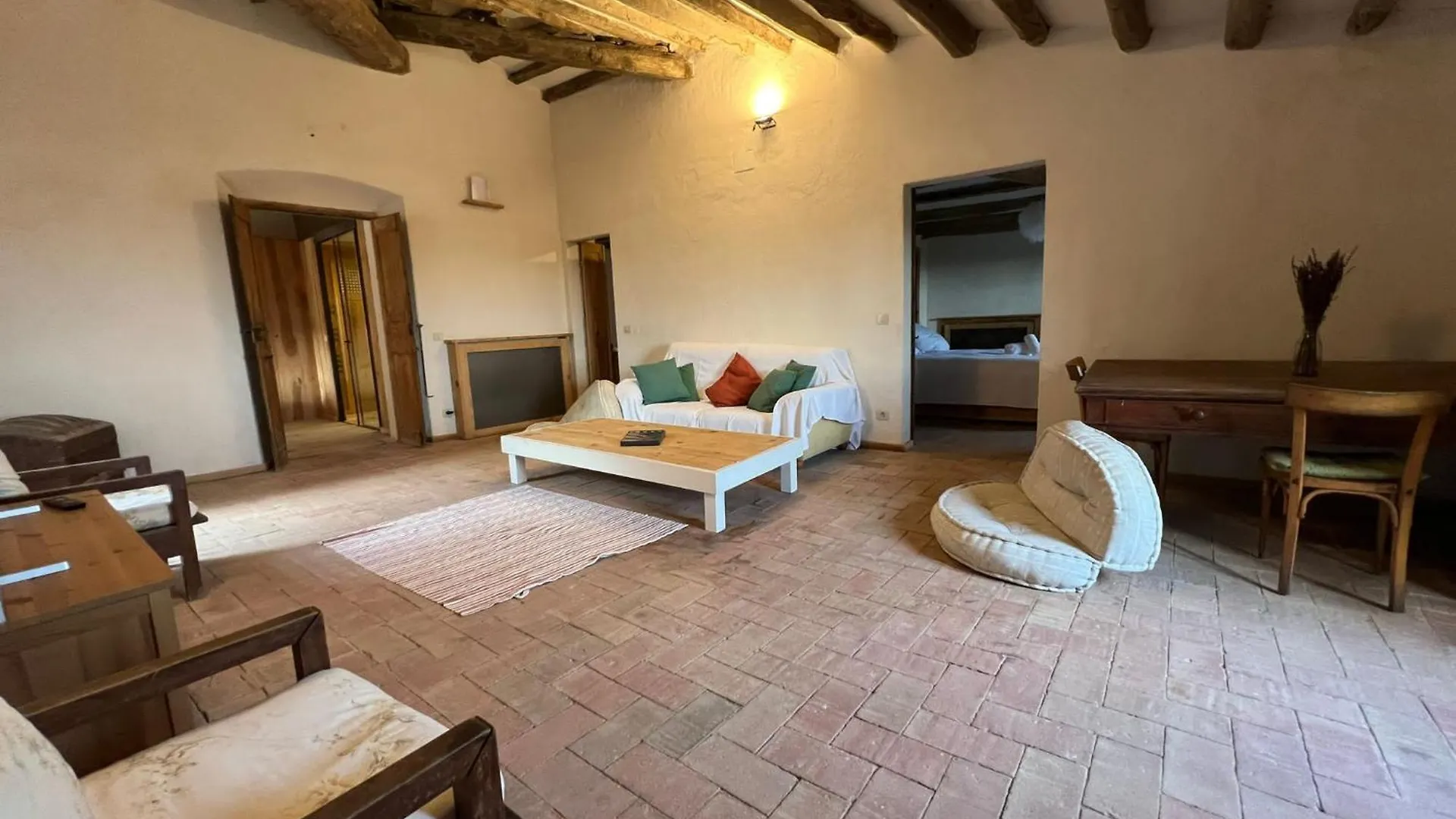 Casa Rural De Ensueno En Cantallops Con 9 Habitaciones Dobles Con Banos Privados Y Piscina De 20M X 2,70M