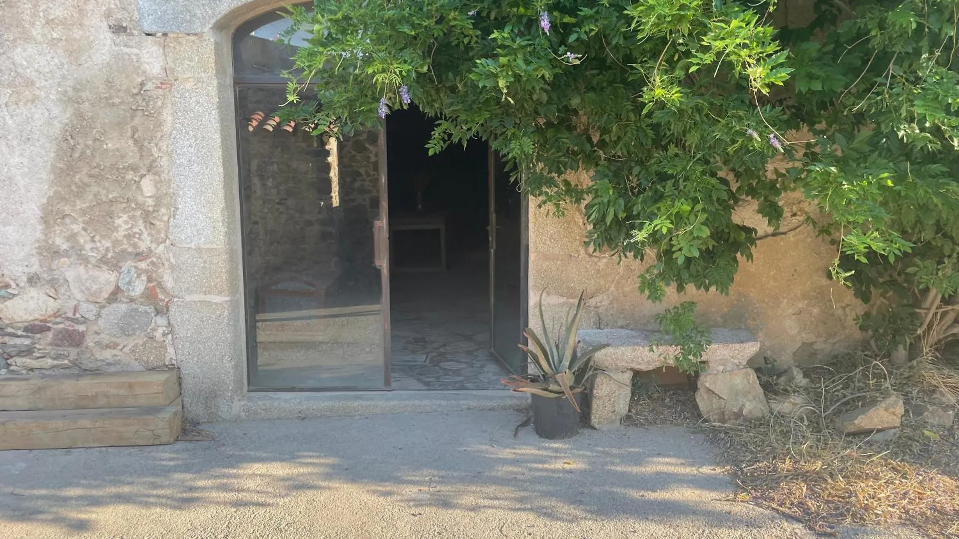 Holiday home Casa Rural De Ensueno En Cantallops Con 9 Habitaciones Dobles Con Banos Privados Y Piscina De 20M X 2,70M